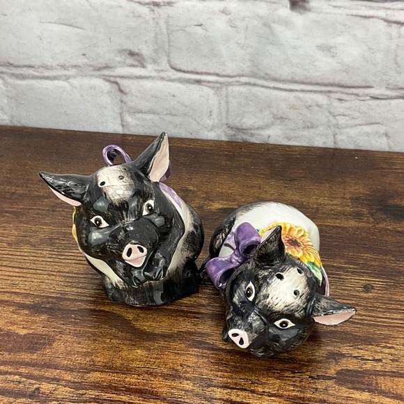 Otagiri Pig Salt and Pepper Shakers Stacked‎ Sunflower Purple Bow Ceramic - Picture 5 of 7